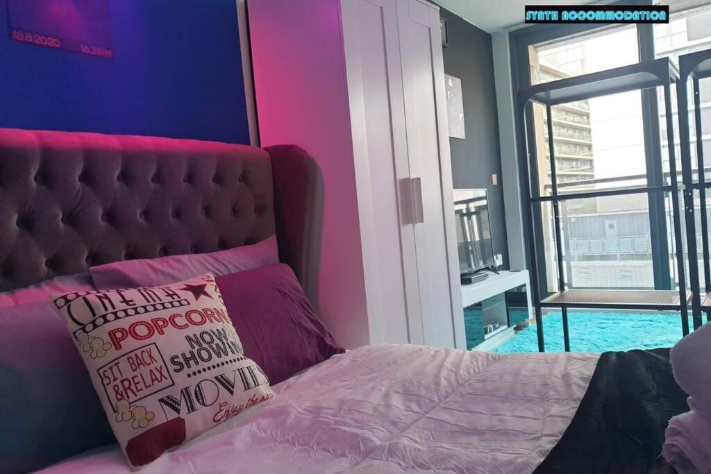 80S Retro 1Bed Studio Serviced Apartment Canary Wharf Perfect For Solo & Couple Travellers Londýn Exteriér fotografie