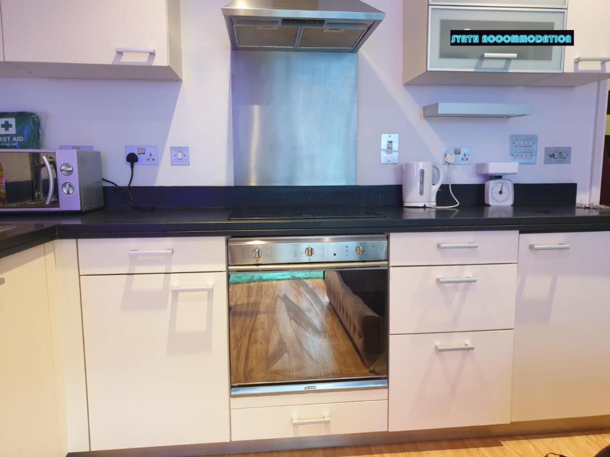 80S Retro 1Bed Studio Serviced Apartment Canary Wharf Perfect For Solo & Couple Travellers Londýn Exteriér fotografie