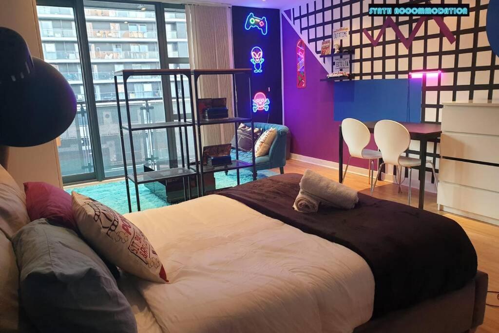 80S Retro 1Bed Studio Serviced Apartment Canary Wharf Perfect For Solo & Couple Travellers Londýn Exteriér fotografie
