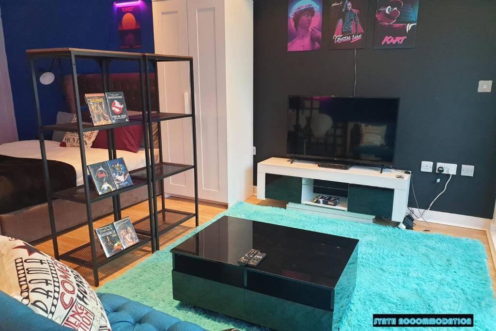80S Retro 1Bed Studio Serviced Apartment Canary Wharf Perfect For Solo & Couple Travellers Londýn Exteriér fotografie